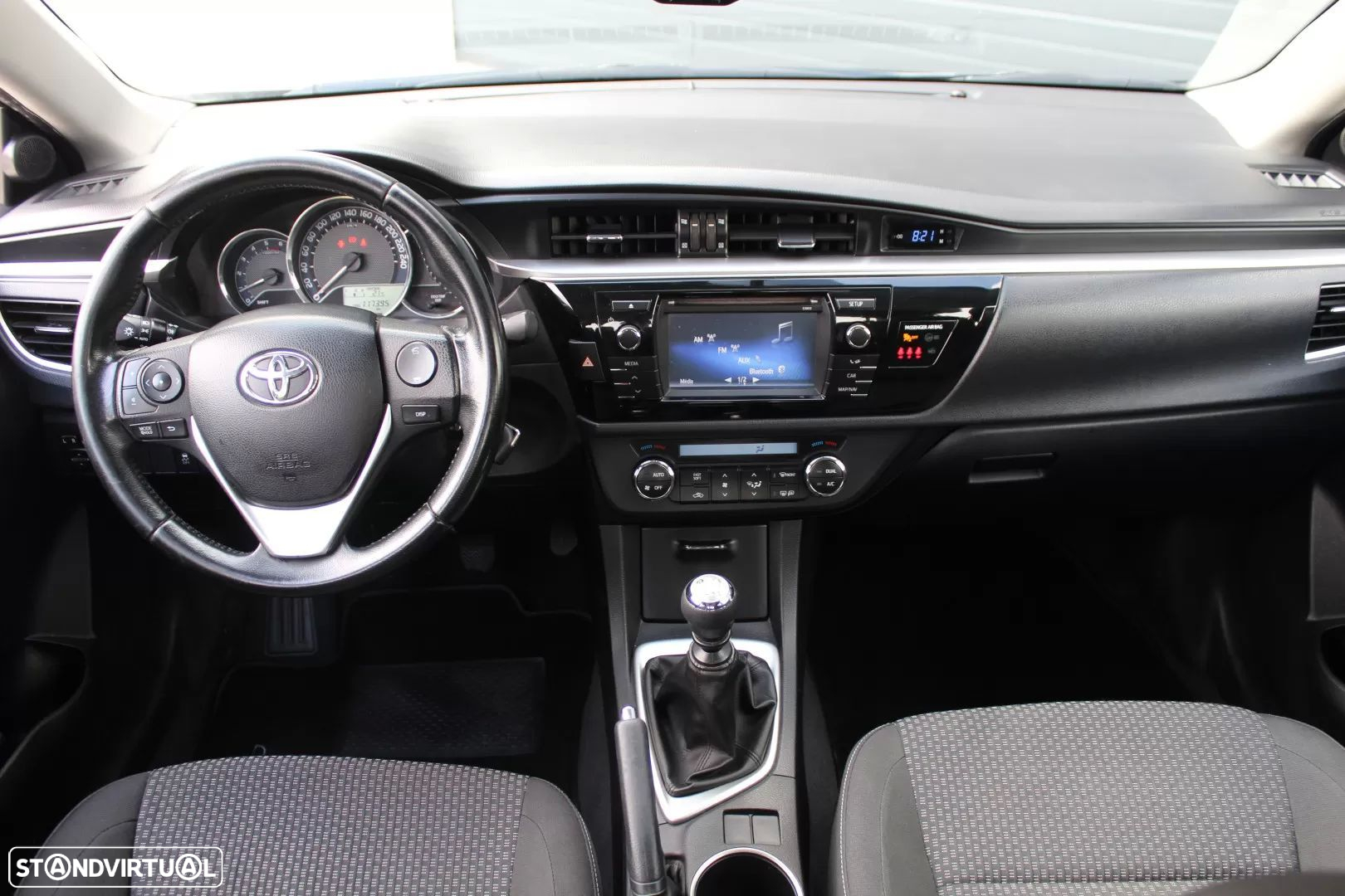 Toyota Corolla 1.4 D-4D Exclusive - 10