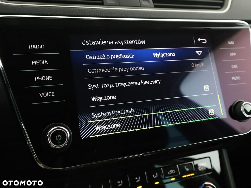 Skoda Superb 2.0 TDI SCR Style DSG - 29