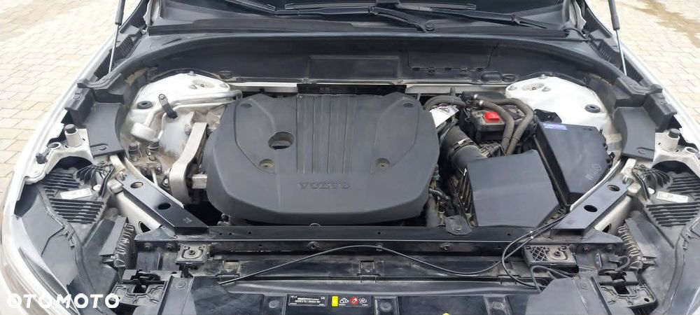 Volvo XC 60 B4 B Plus Dark - 11