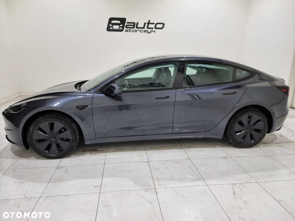 Tesla Model 3 - 11