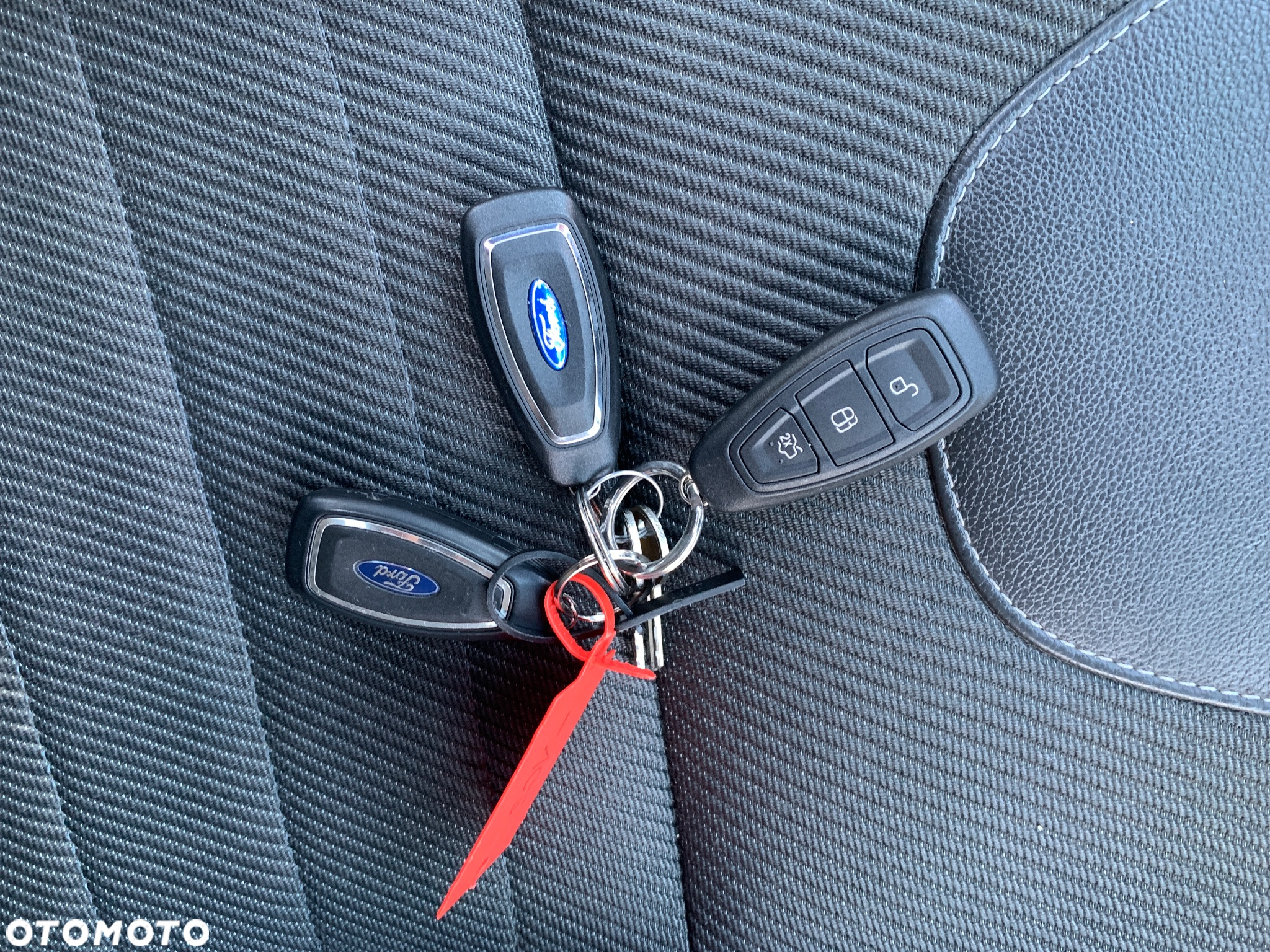 Ford Kuga 2.0 TDCi 4x4 Titanium - 29
