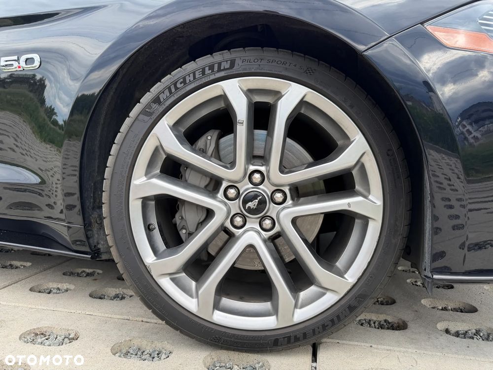 Ford Mustang 5.0 V8 GT - 16