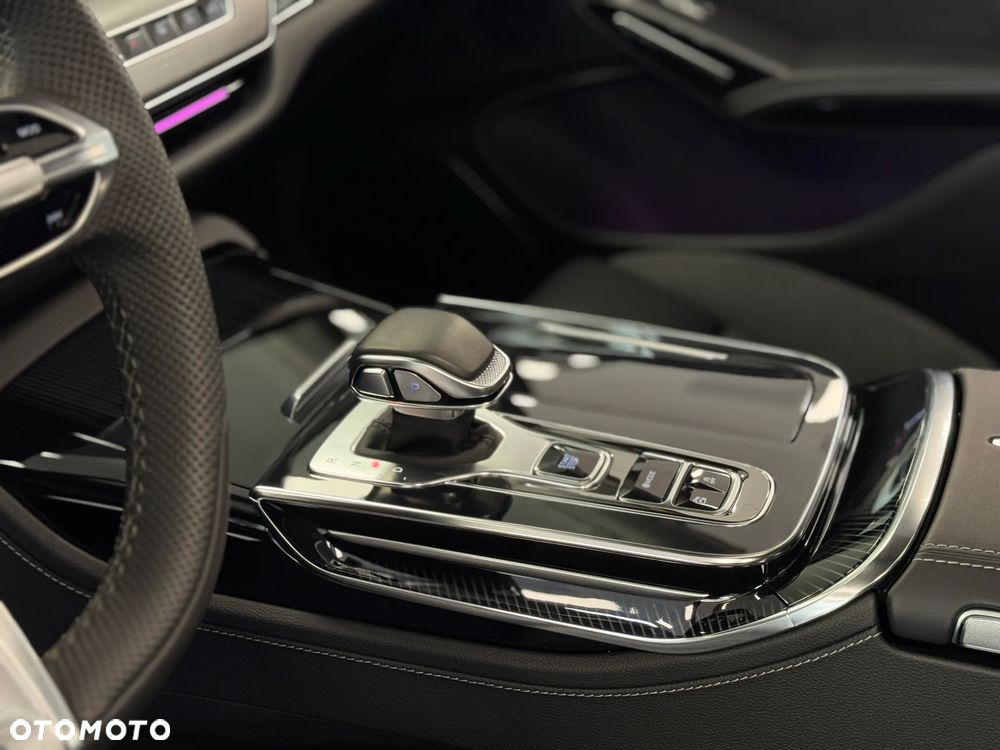 Hongqi H9 2.0T Deluxe - 18