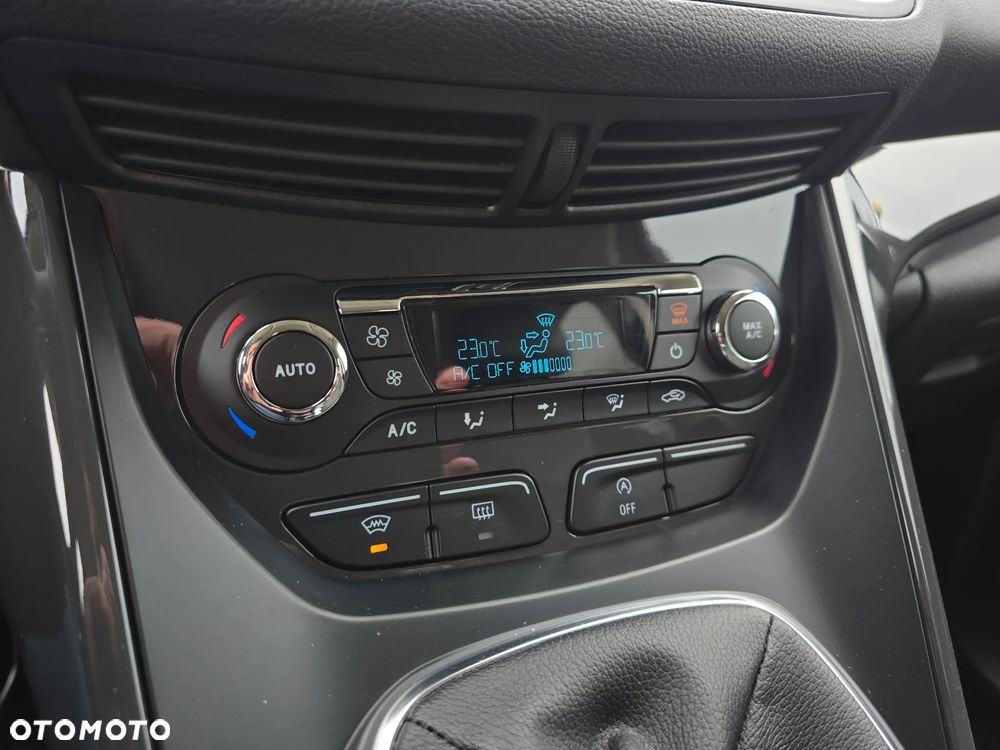 Ford Kuga 2.0 TDCi 2x4 Titanium - 21