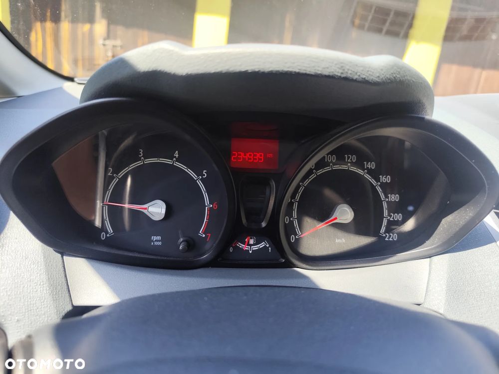 Ford Fiesta - 9