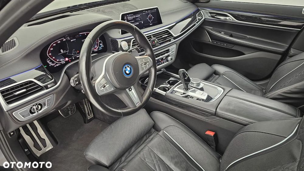 BMW Seria 7 745e - 18