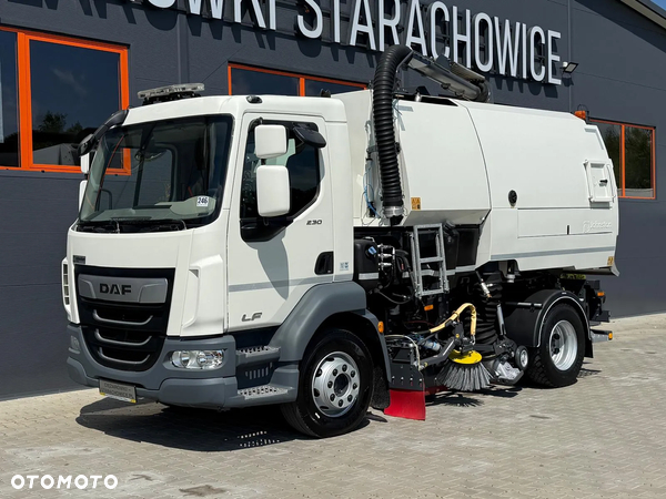 DAF DAF LF 15.230 Euro 6 // zamiatarka uliczna // budowlana dwustronna JOHNSTON VT652
