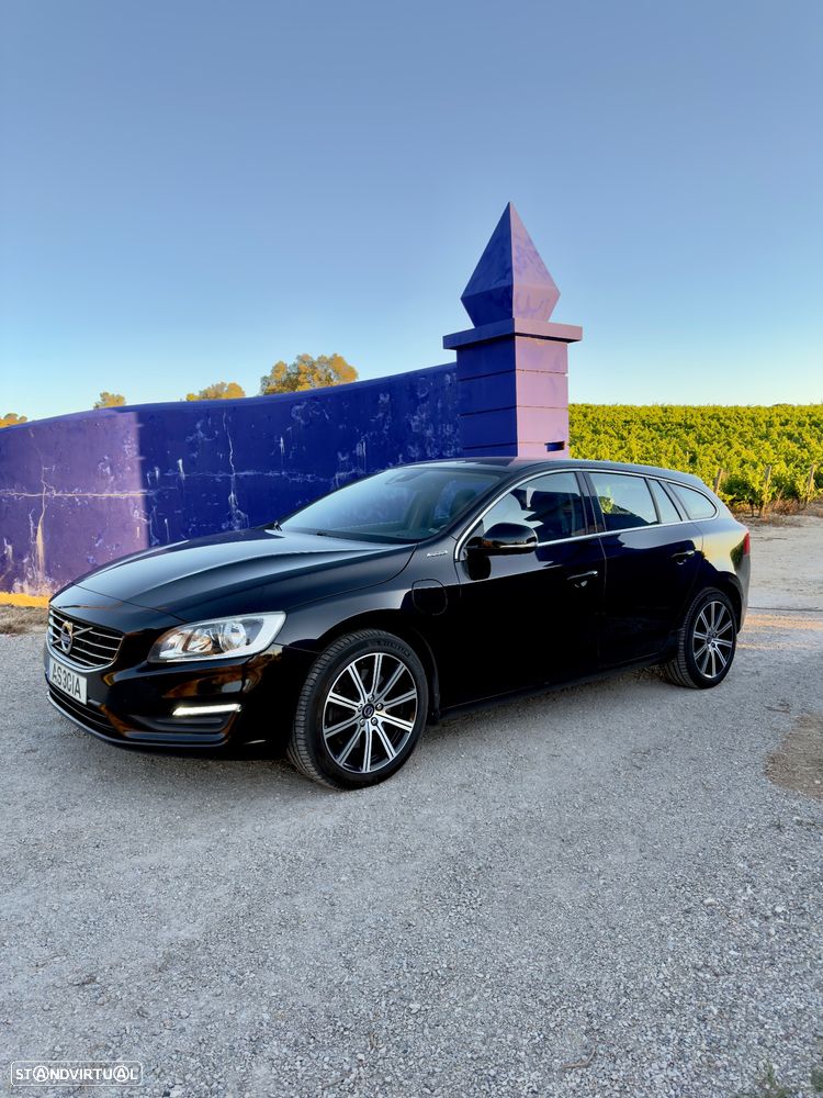 Volvo V60 D6 Plug-In-Hybrid AWD Geartronic Summum - 2