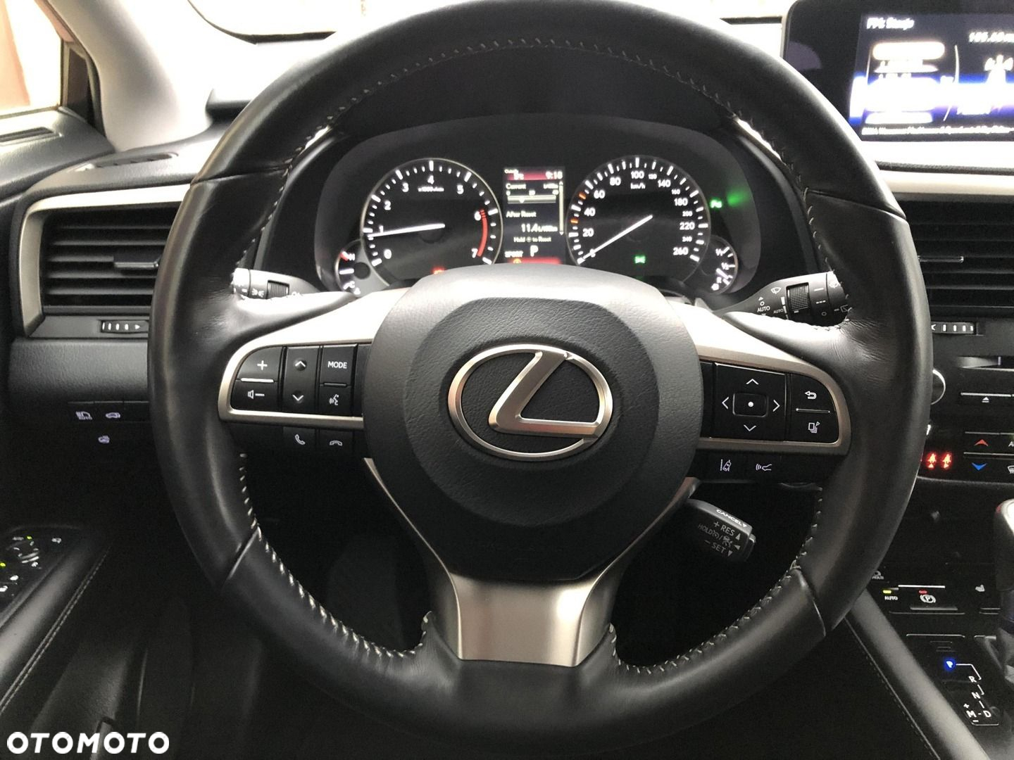 Lexus RX - 15