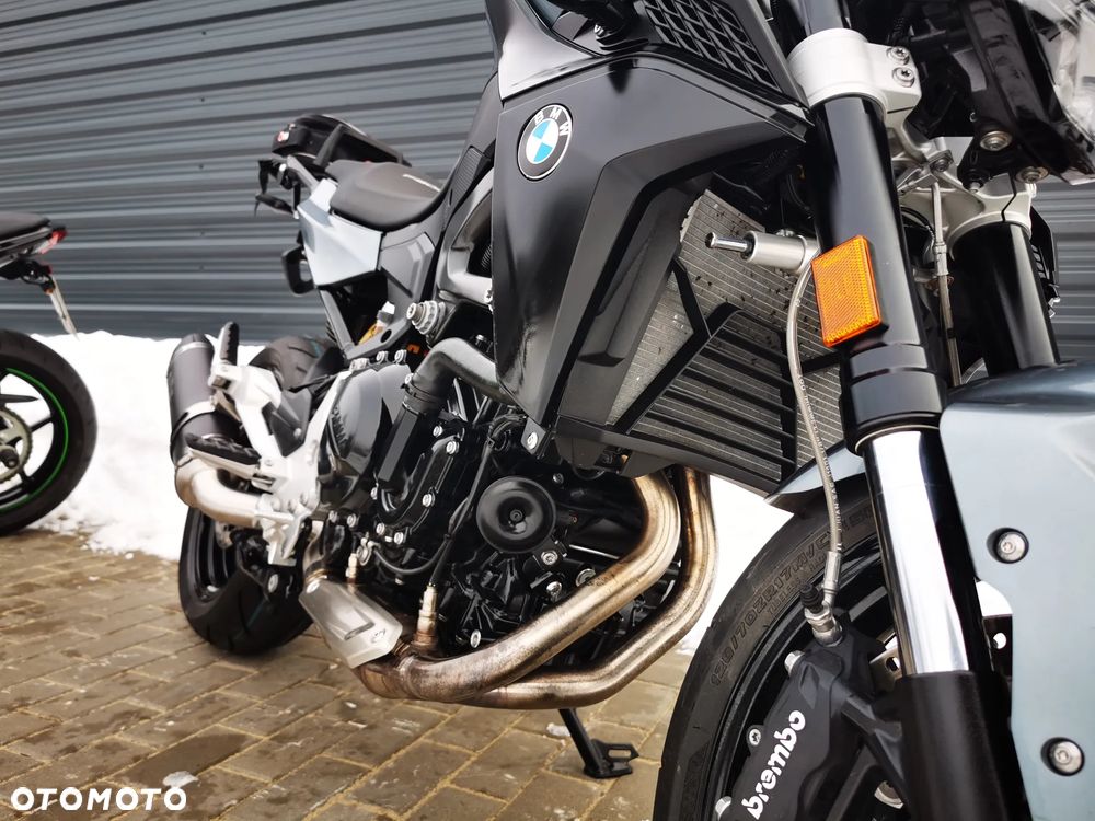 BMW F - 28