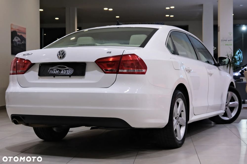 Volkswagen Passat - 12