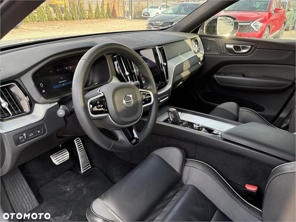 Volvo XC 60 T6 Plug-In Hybrid AWD Plus Dark - 10