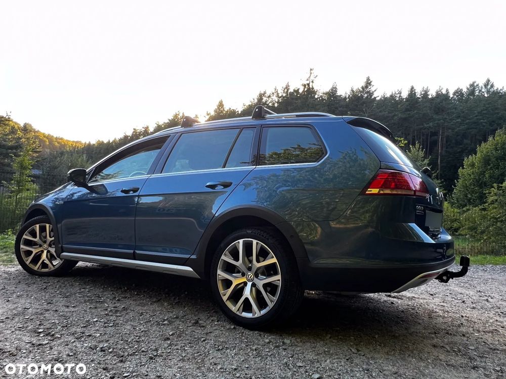 Volkswagen Golf - 22
