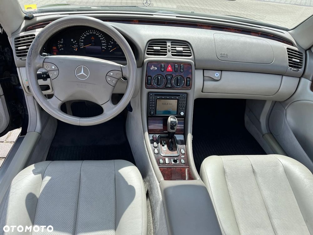 Mercedes-Benz CLK - 12
