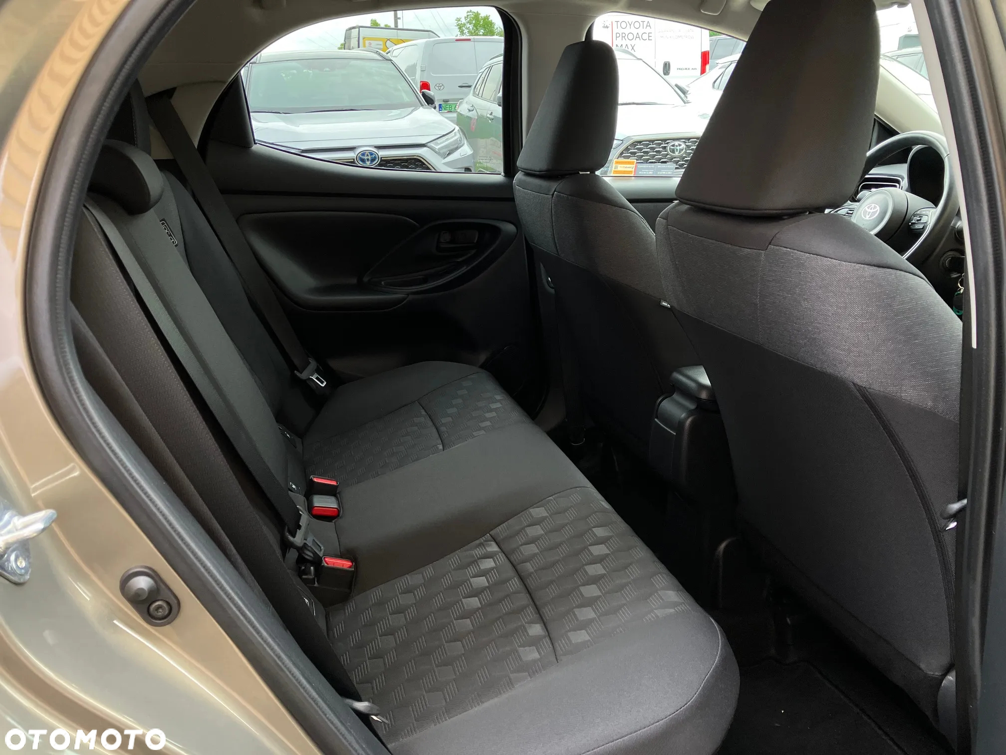 Toyota Yaris Hybrid 1.5 Style - 18