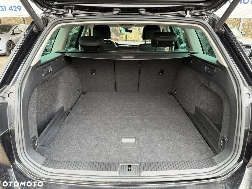 Volkswagen Passat - 31