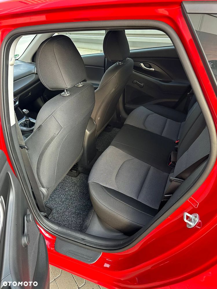 Hyundai i30 1.6 CRDI Intro - 8