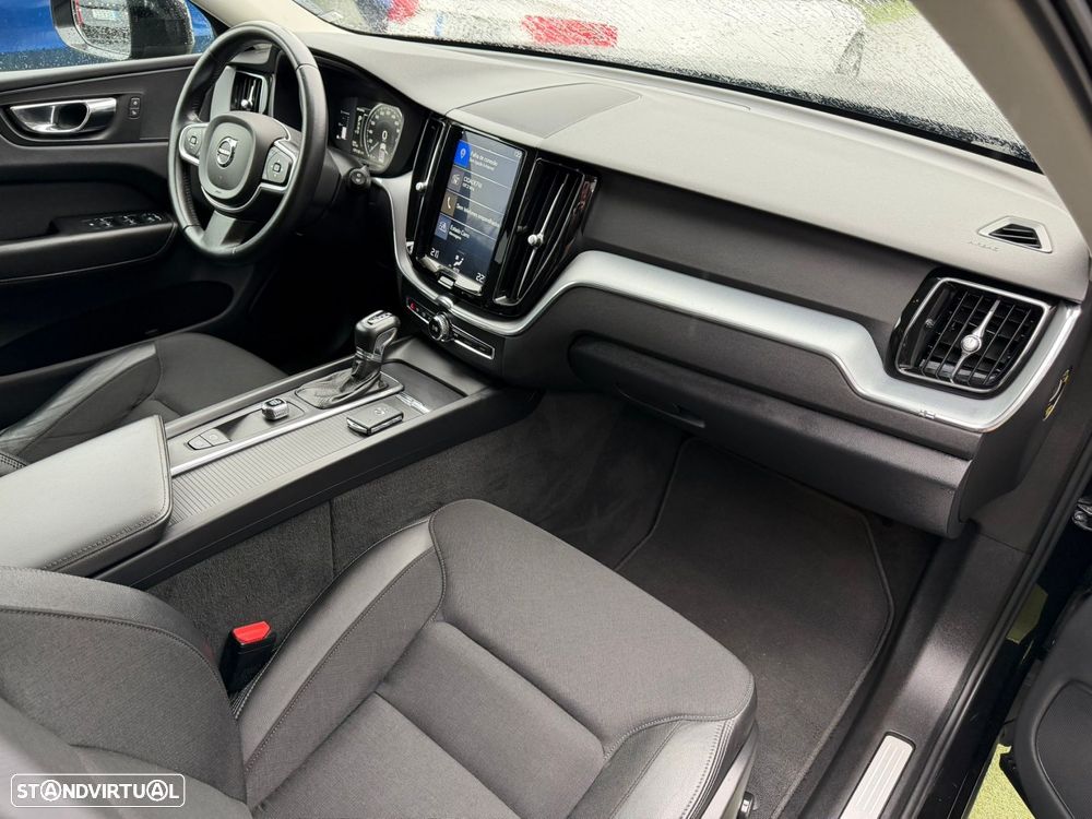 Volvo XC 60 2.0 D4 Momentum Geartronic - 15