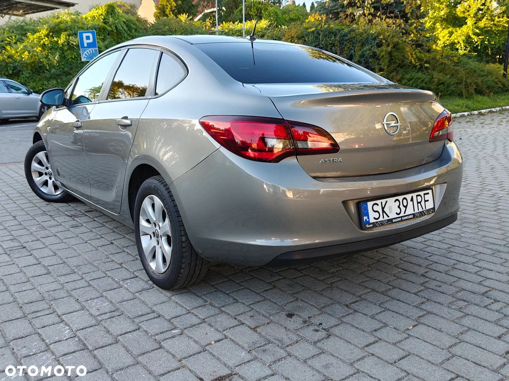 Opel Astra 1.6 Cosmo - 32