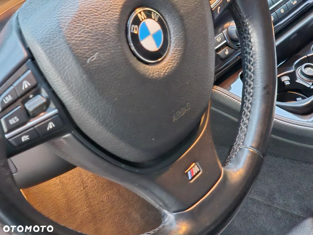 BMW Seria 5 525d xDrive - 22