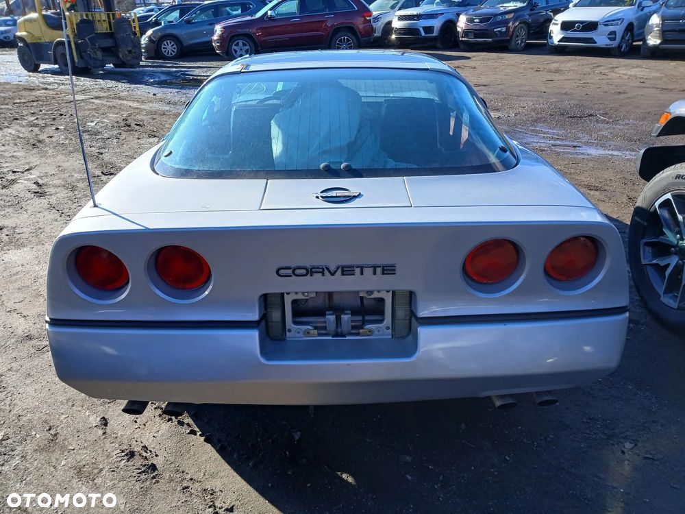 Chevrolet Corvette - 15