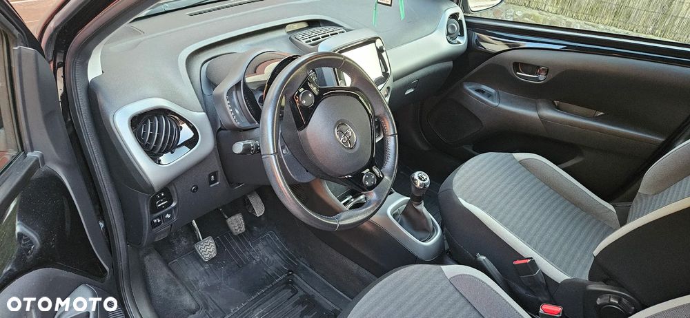Toyota Aygo x-play connect - 10