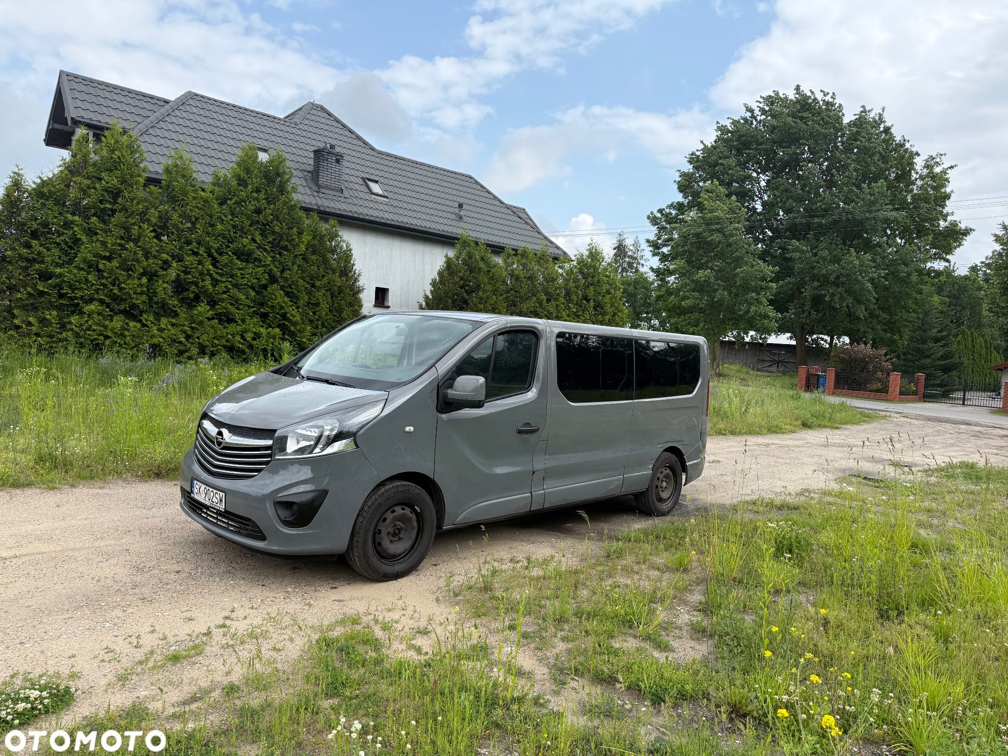 Opel VIVARO 9 osób szary salon Polska - 1