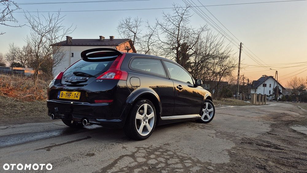 Volvo C30 D4 R-Design - 4