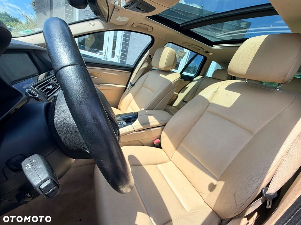 BMW Seria 5 520d Luxury Line - 9