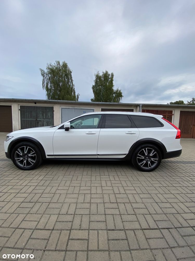Volvo V90 Cross Country - 5