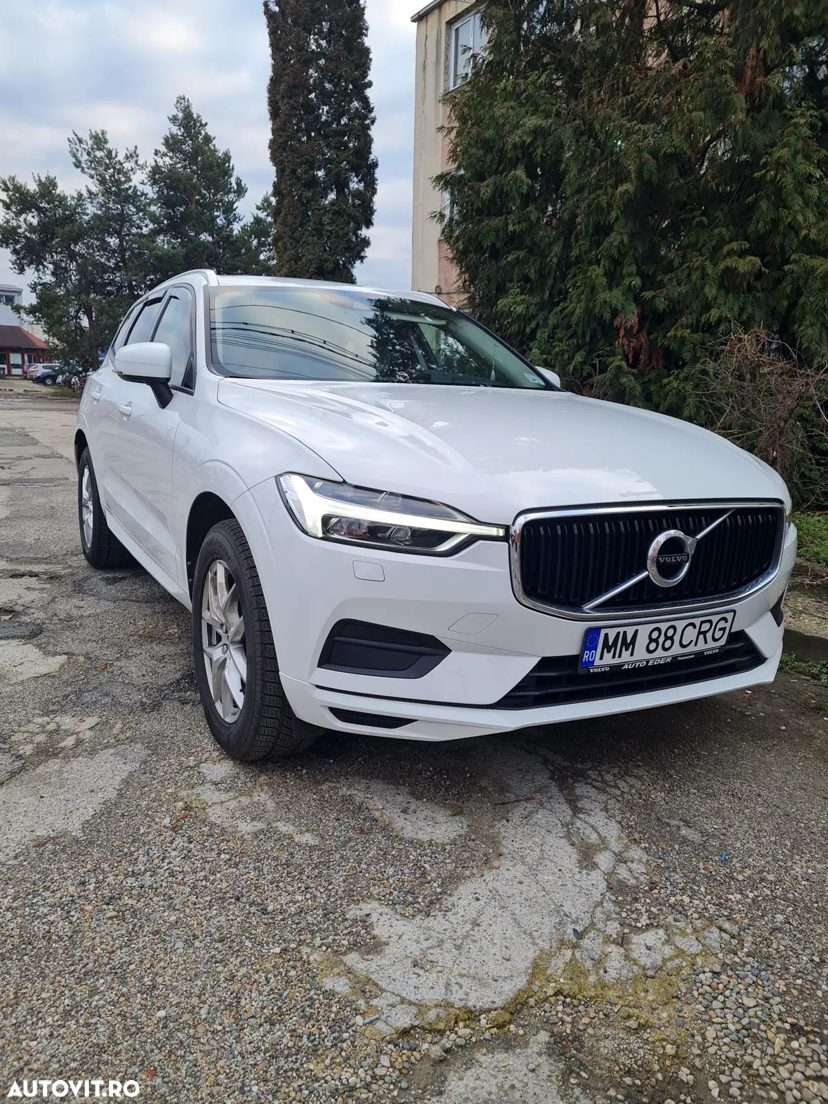 Volvo XC 60 D3 Momentum Pro - 1