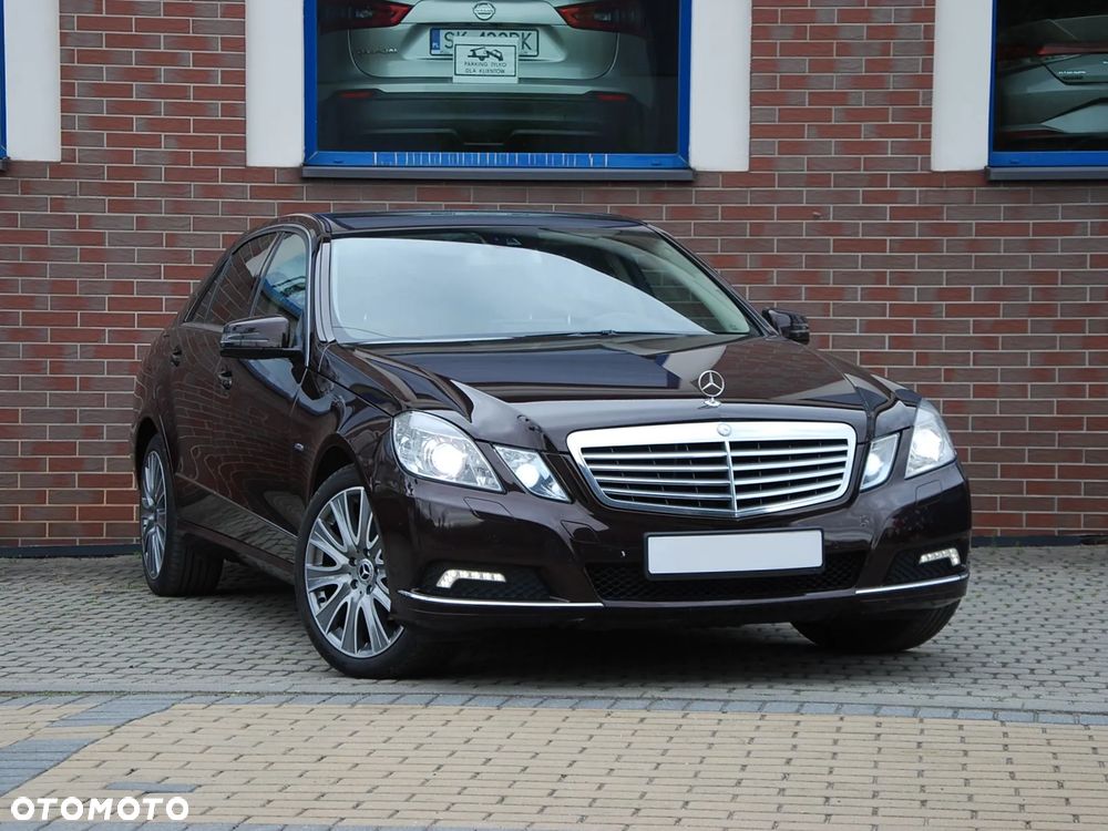 Mercedes-Benz Klasa E ver-200-cgi-blueefficiency-elegance - 19
