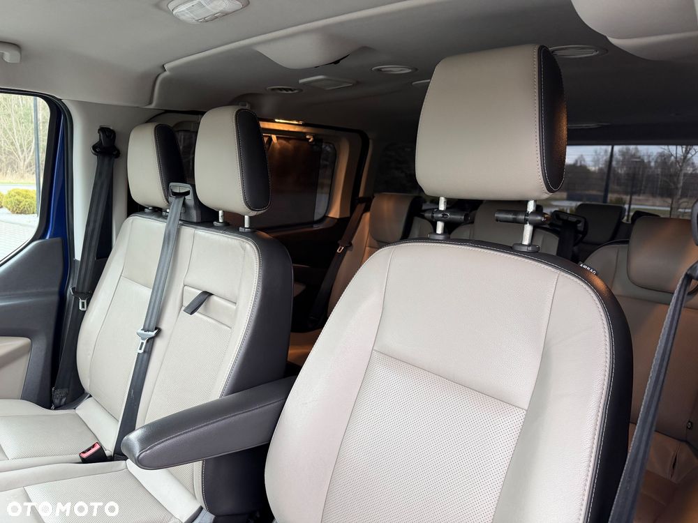 Ford Tourneo Custom - 26