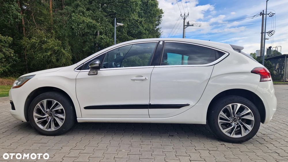 Citroën DS4 HDi 110 SoChic - 3
