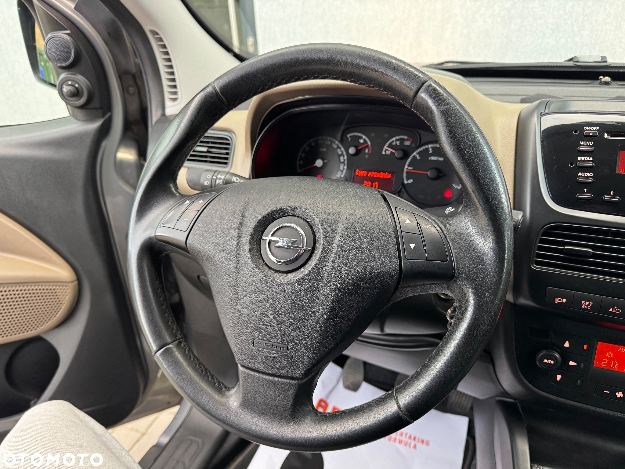 Opel Combo Tour 1.6 CDTI Cosmo - 22