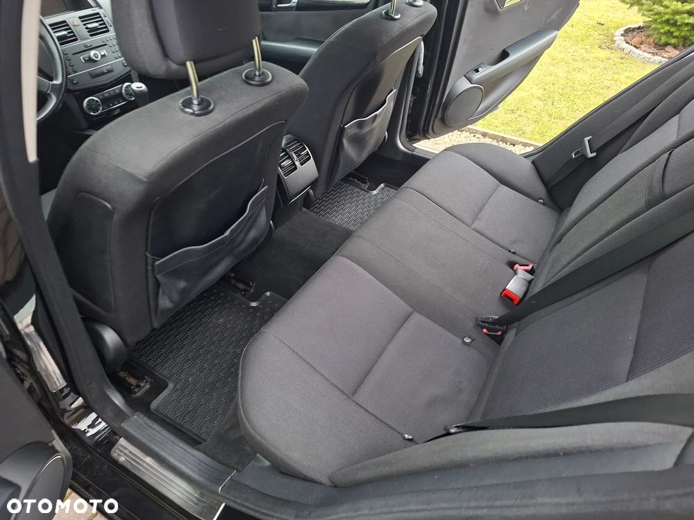 Mercedes-Benz Klasa C 220 CDI DPF BlueEFFICIENCY - 23