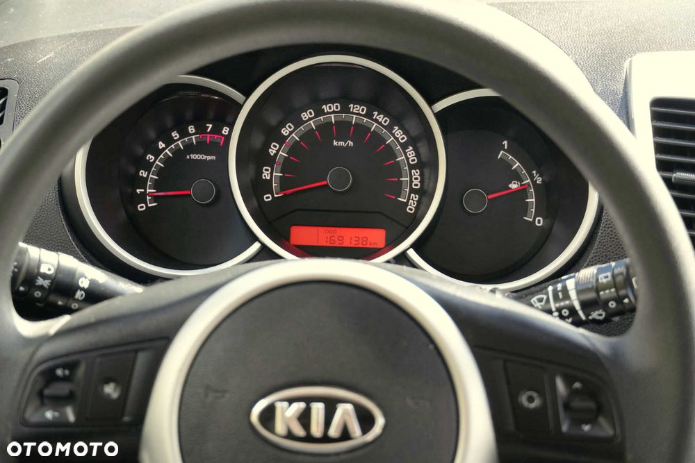 Kia Venga 1.4 CVVT Dream-Team Edition - 19