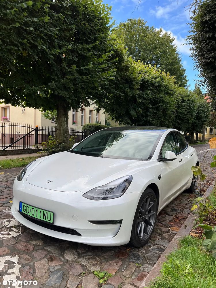 Tesla Model 3 - 6