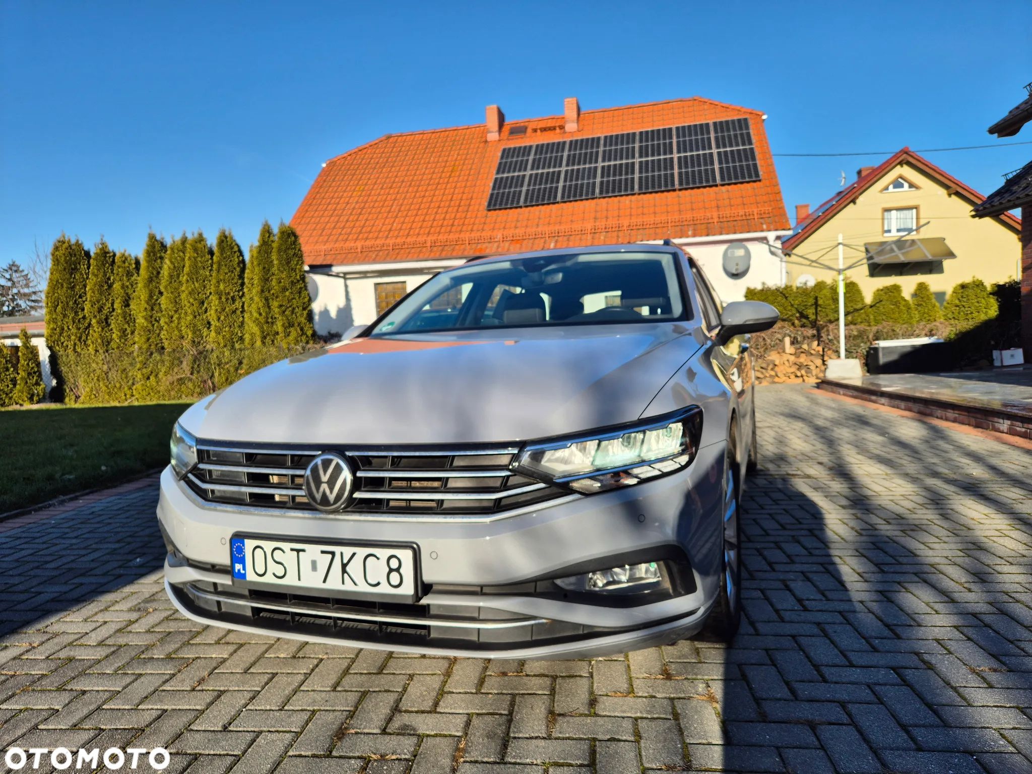 Volkswagen Passat - 1