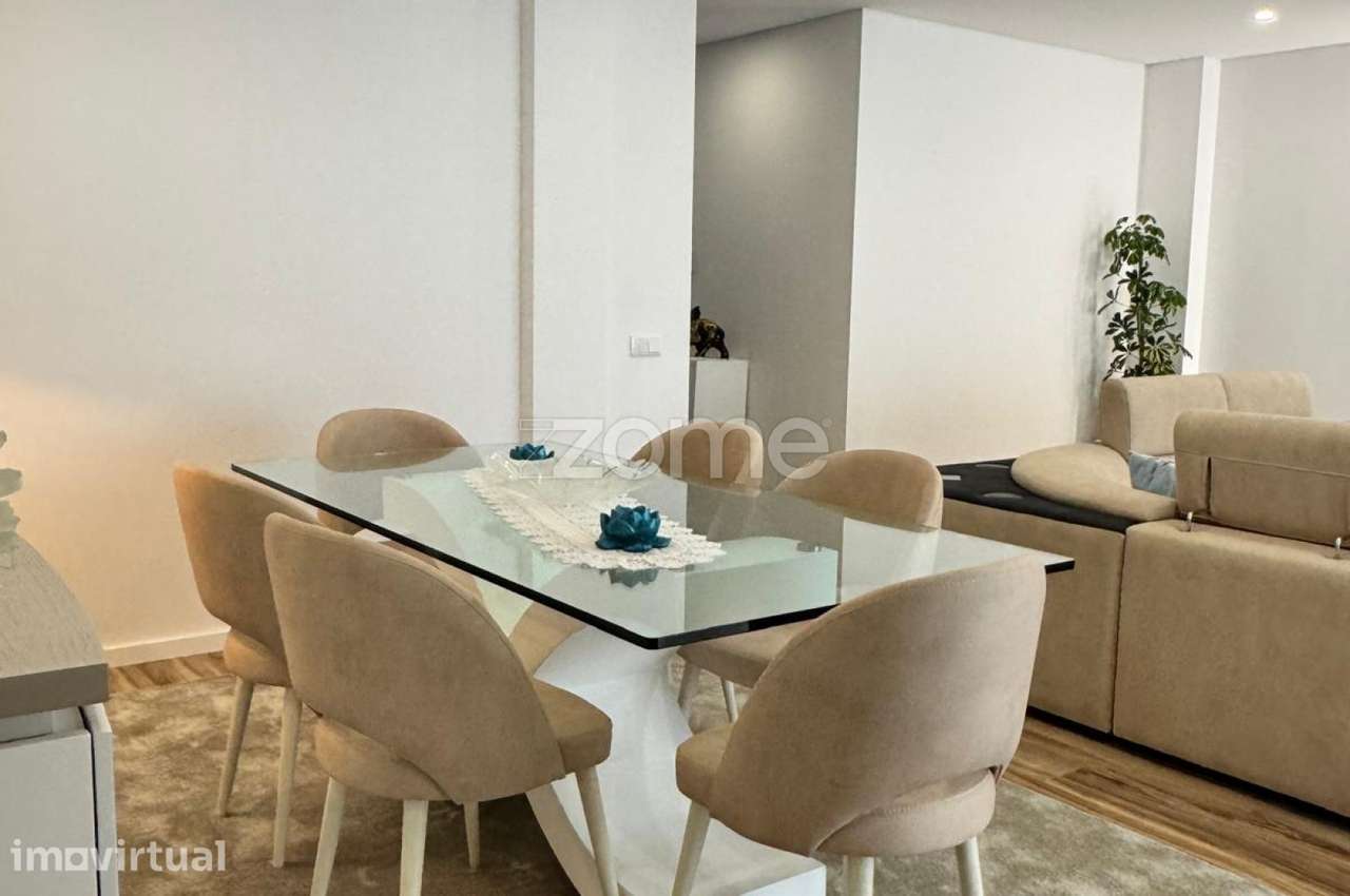 Moradia T4 Semi-Nova c/ Terraço - Jardim em Cacia, Aveiro - Grande imagem: 5/29
