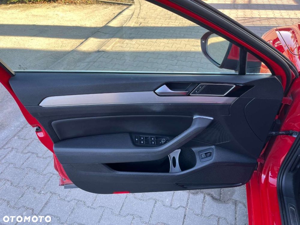 Volkswagen Passat - 26