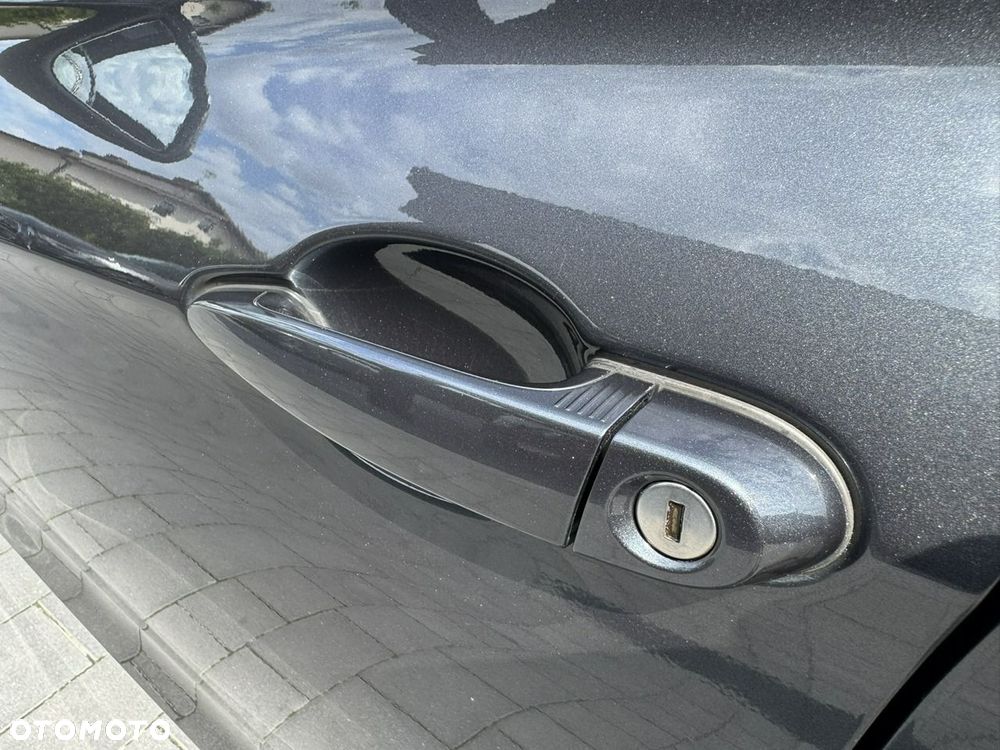 BMW Seria 3 320d Sport Line Shadow - 13