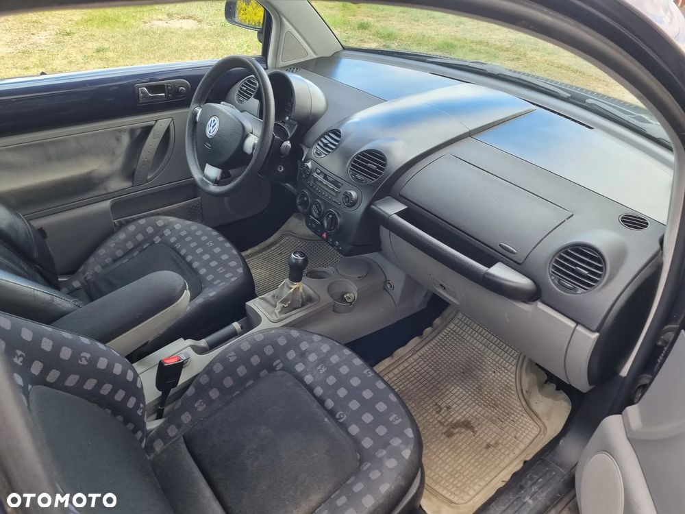 Volkswagen New Beetle - 12