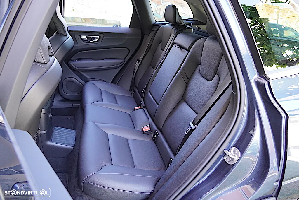 Volvo XC 60 2.0 T8 PHEV Plus Bright AWD - 23