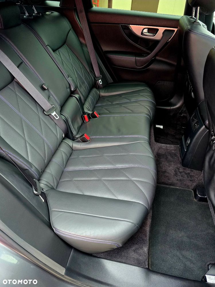 Infiniti QX70 3.0d AWD Design - 16