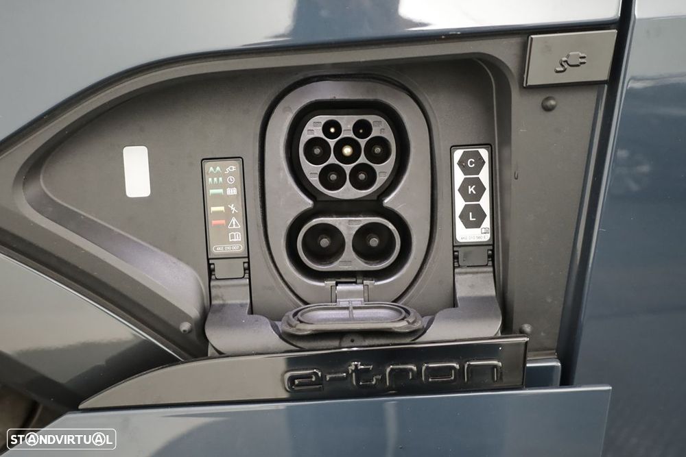Audi Q8 e-Tron Sportback 55 quattro Advanced - 7