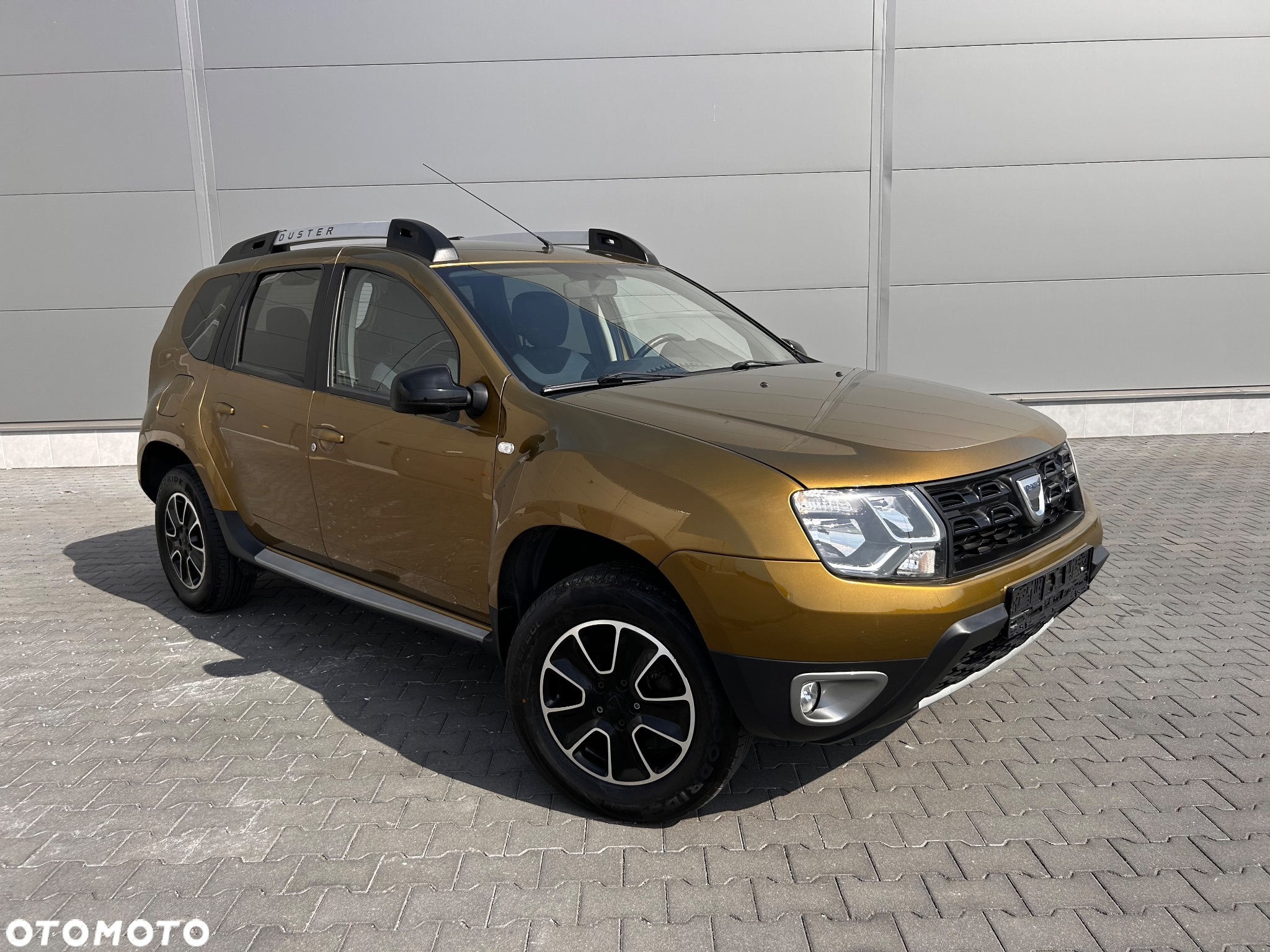 Dacia Duster 1.6 SCe Laureate S&S - 6