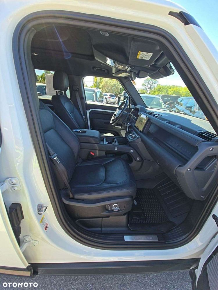 Land Rover Defender - 7