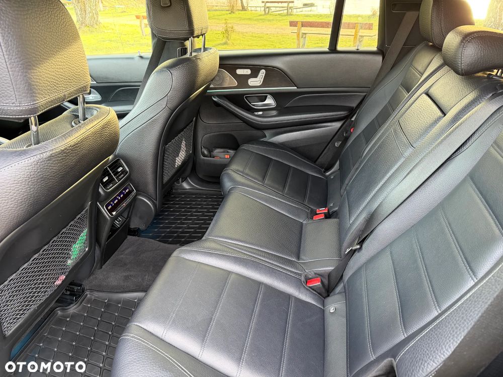 Mercedes-Benz GLS - 25