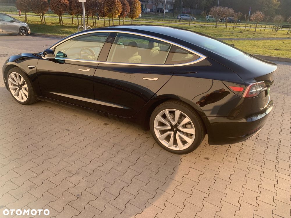 Tesla Model 3 - 13